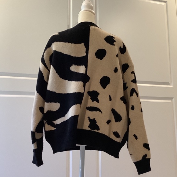 Glamaker Size Medium Black and Creme - Picture 2 of 2